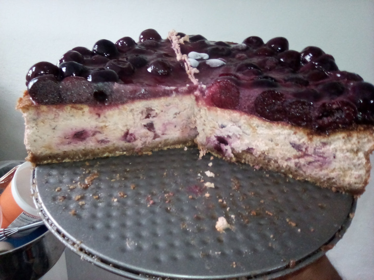 Black cherry cheesecake